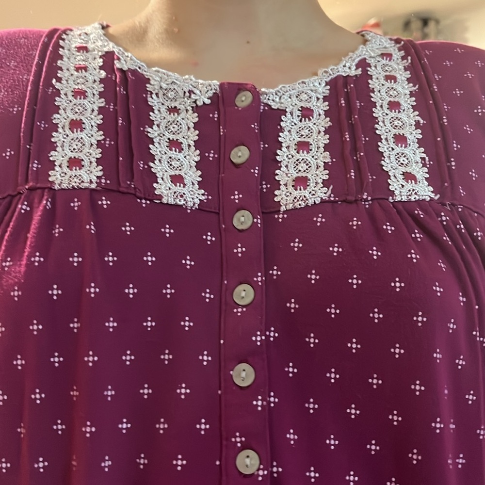 💚#2528 EUC Women’s Flannel Print Gown - Picture 4 of 8